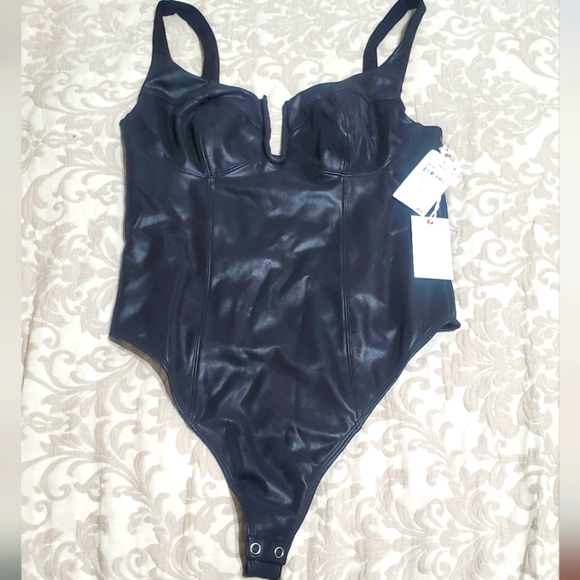 Good American Black Bodysuit - Picture 3 of 7